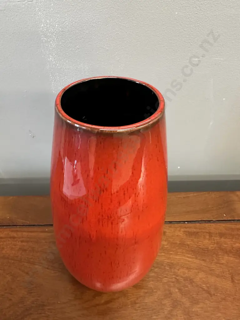 Blue Mountain Red Glazed Pottery Vase H28cm. Image 1++